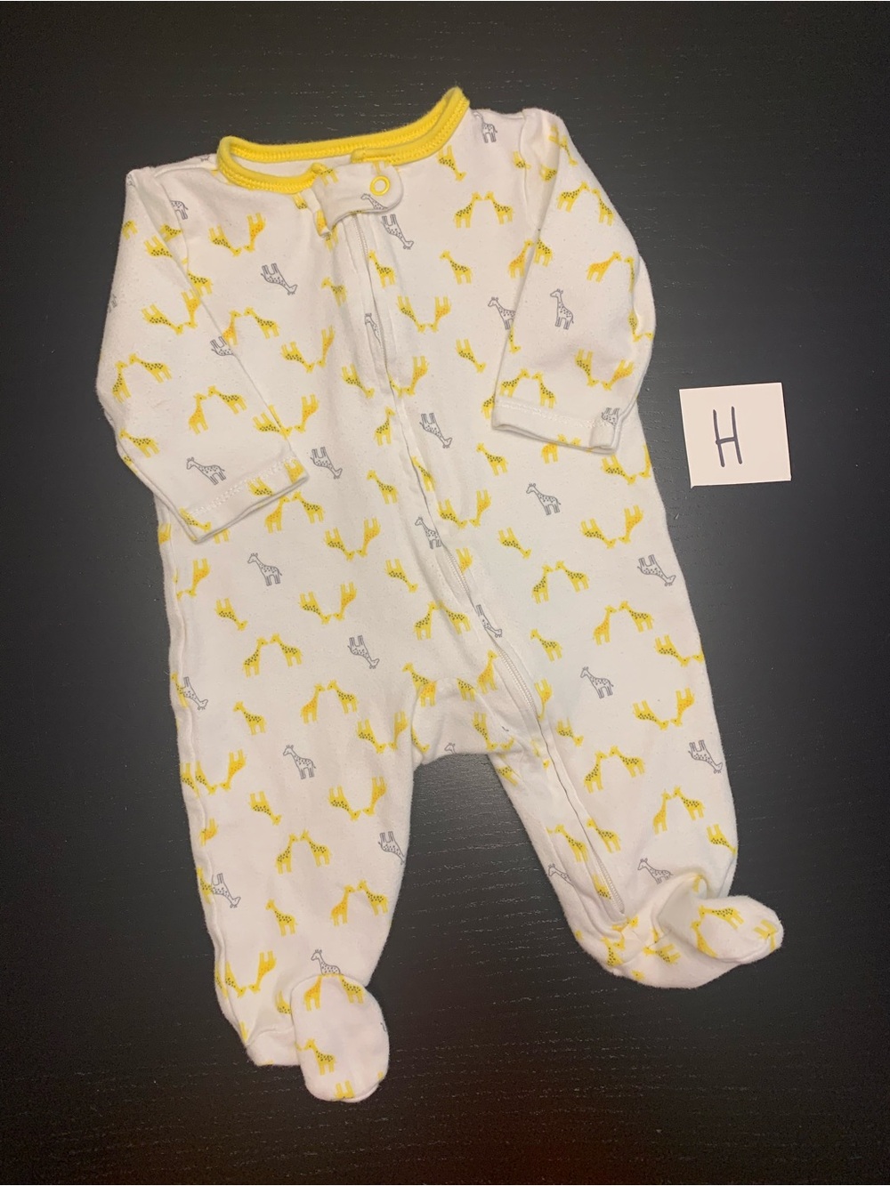 ⭐️2/$11.00⭐️ Simple Joys 0-3m Neutral White and Yellow Giraffe Cotton Sleeper